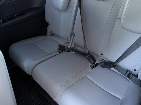 Used 2023 Honda Odyssey Touring image 17