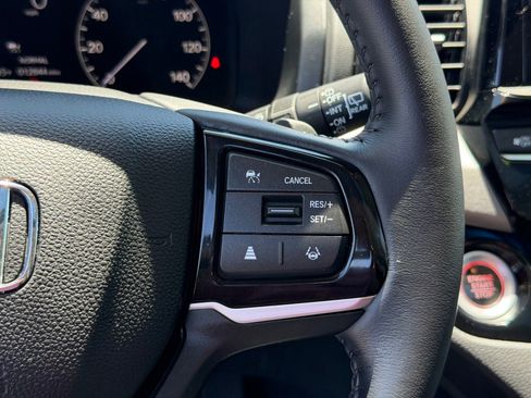 Used 2025 Honda Odyssey Touring image 19
