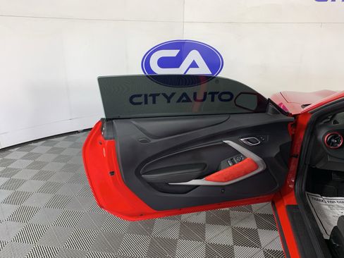 Used 2020 Chevrolet Camaro LT RWD image 14