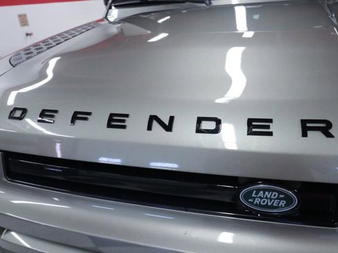 Used 2020 Land Rover Defender 110 SE AWD/4WD image 37