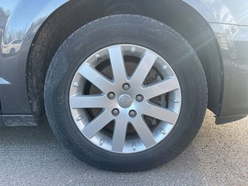 Used 2016 Chrysler Town & Country Touring w/ Driver Convenience Group image 7