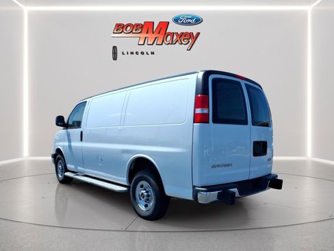 Used 2024 GMC Savana 2500 w/ Driver Convenience Package RWD image 10
