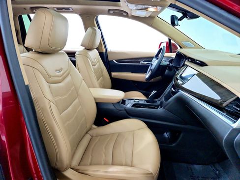 Used 2020 Cadillac XT6 Premium Luxury w/ Platinum Package image 27