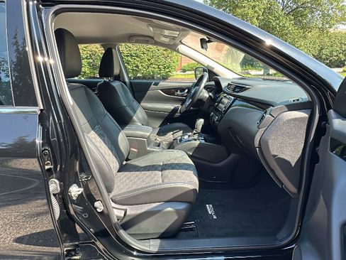 Certified 2022 Nissan Rogue Sport SV w/ Technology Package image 24