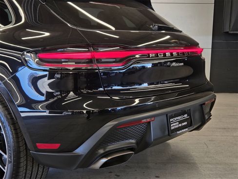 Used 2026 Porsche Macan Base image 8