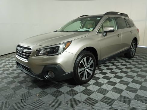 Used 2019 Subaru Outback 2.5i Limited AWD/4WD image 3