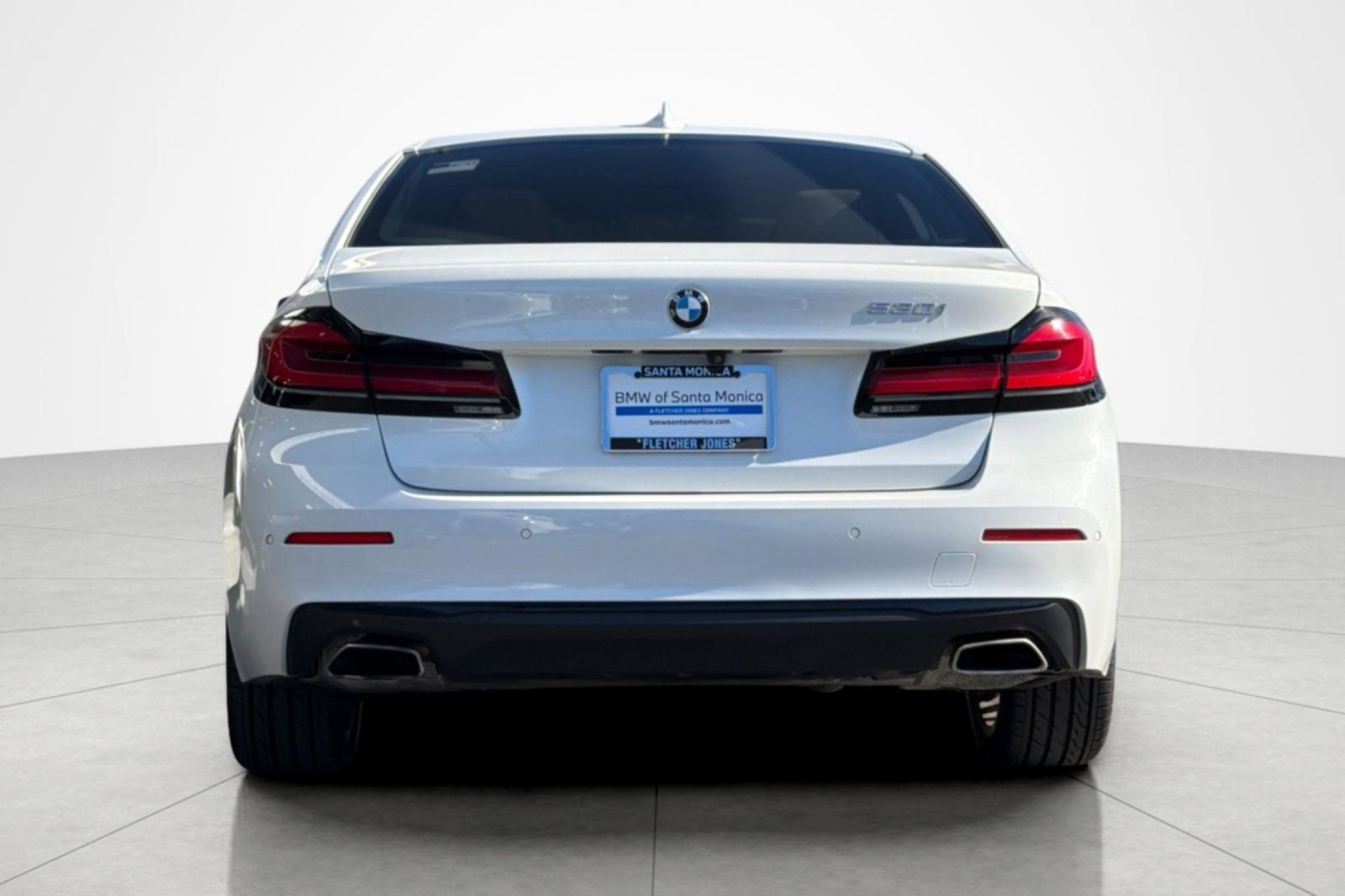 Used 2023 BMW 530i w/ Premium Package RWD image 4