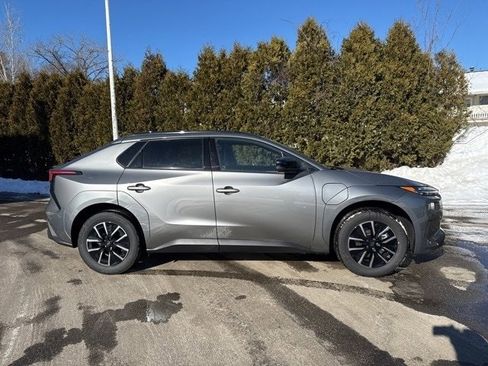 New 2026 Subaru Solterra Premium image 2