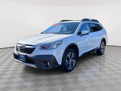 Used 2022 Subaru Outback Limited image 3
