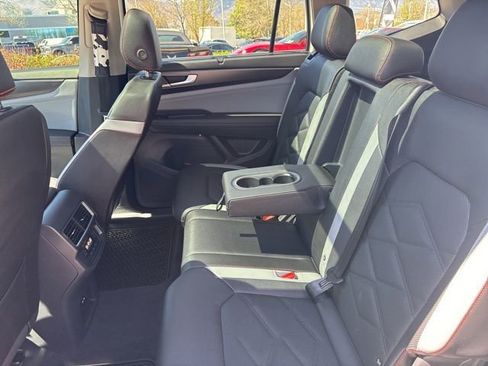 Certified 2025 Volkswagen Atlas Peak Edition SE AWD/4WD image 14