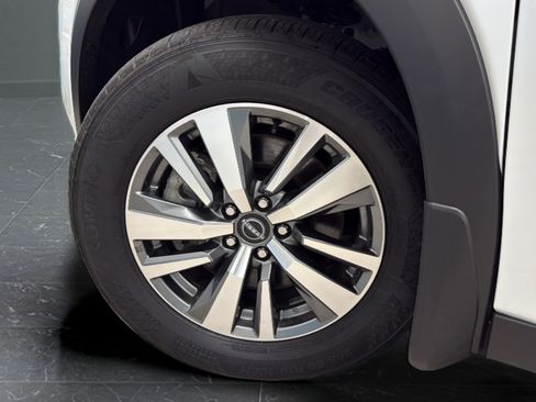 Used 2025 Nissan Pathfinder SL AWD/4WD image 37