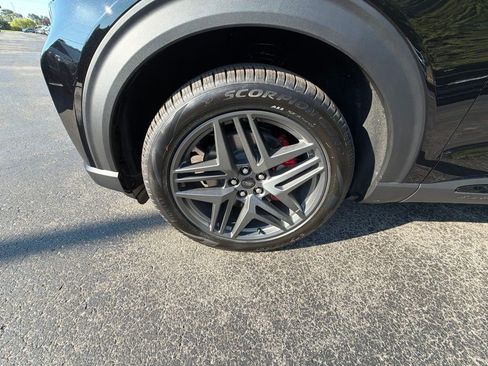New 2027 Ford Explorer ST-Line w/ Premium Package RWD image 8