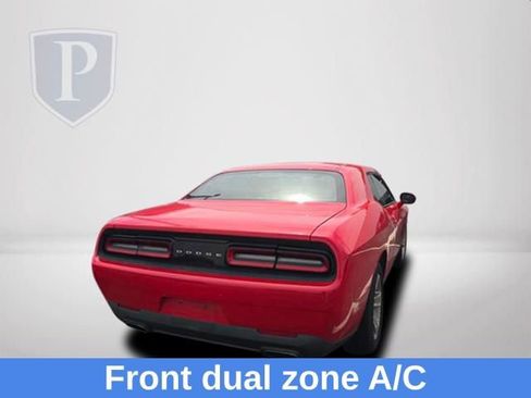 Used 2017 Dodge Challenger SXT RWD image 7