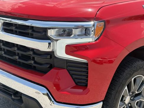 Used 2023 Chevrolet Silverado 1500 LT AWD/4WD image 13
