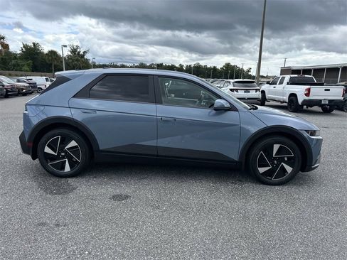 New 2025 Hyundai Ioniq 5 SE image 10