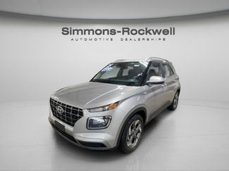 Used 2025 Hyundai Venue SEL FWD video 1