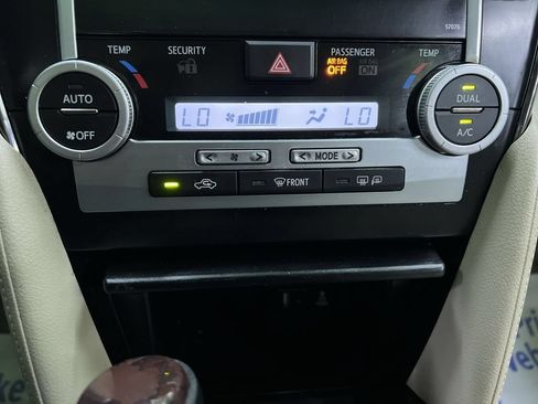 Used 2013 Toyota Camry XLE FWD image 22