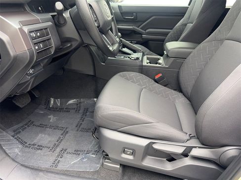 Used 2025 Toyota Tacoma SR5 image 27