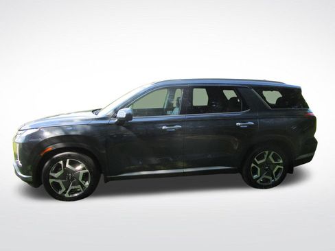 Used 2024 Hyundai Palisade SEL w/ Premium Package FWD image 3