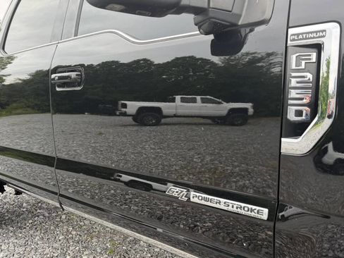 Used 2018 Ford F250 Platinum w/ Platinum Ultimate Package AWD/4WD image 11