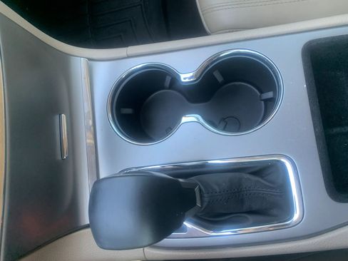 Used 2019 Jeep Grand Cherokee Limited image 35