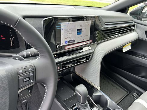 New 2026 Toyota Camry SE w/ Convenience Package FWD image 20