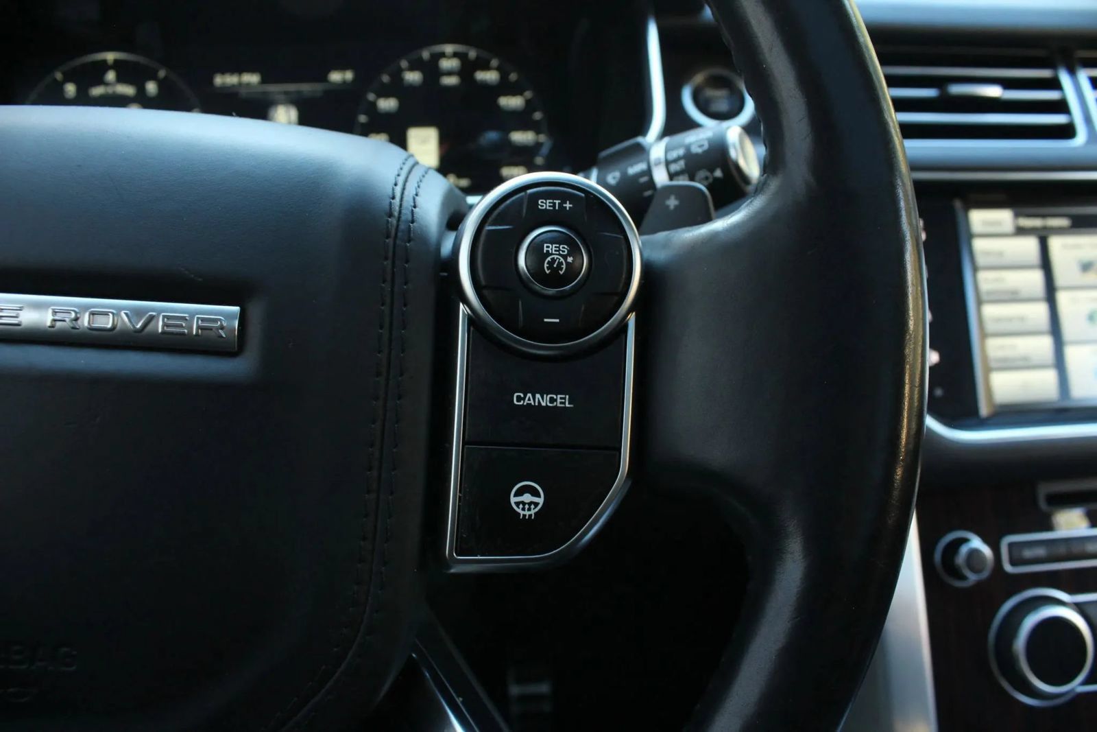 Used 2015 Land Rover Range Rover Supercharged AWD/4WD image 37