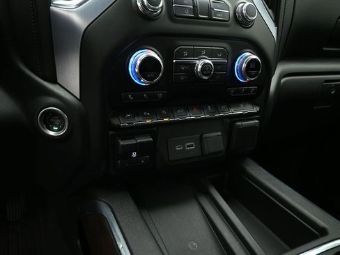 Used 2020 GMC Sierra 1500 SLT w/ SLT Premium Plus Package image 16