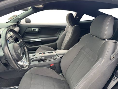 Used 2022 Ford Mustang GT RWD image 9