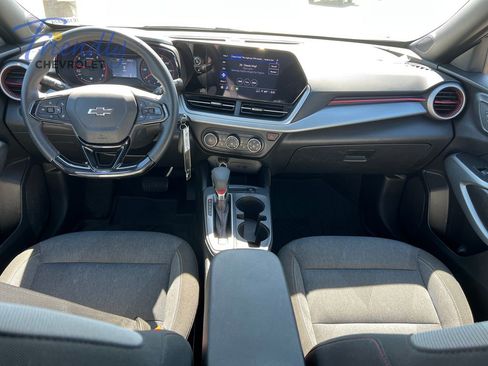 Certified 2024 Chevrolet Trax RS w/ Sunroof Package FWD image 24