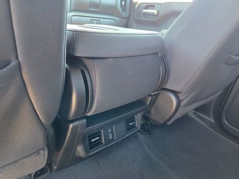 Used 2025 Chevrolet Silverado 1500 Custom Trail Boss w/ Dark Appearance Package image 9