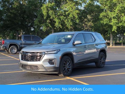 Used 2023 Chevrolet Traverse RS FWD image 1