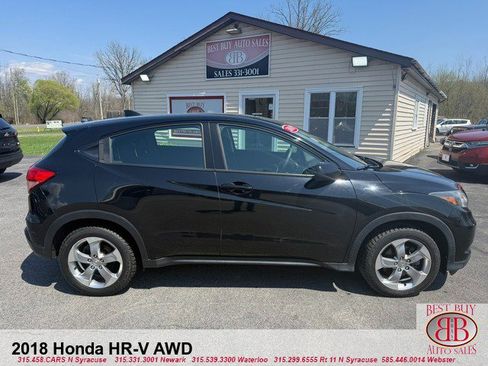 Used 2018 Honda HR-V LX image 2