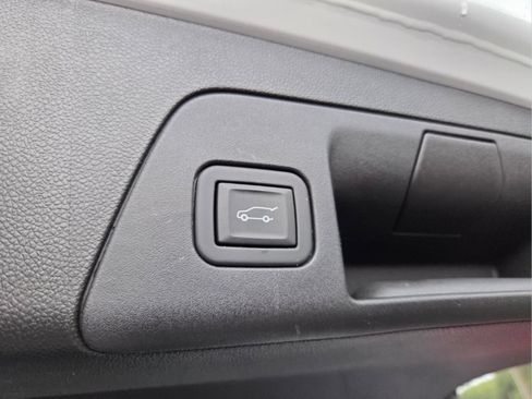 Used 2023 Buick Envision Essence FWD image 14