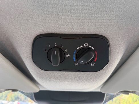 Used 2017 Ford Transit 350 XLT image 28