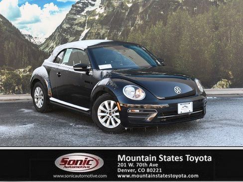 Used 2018 Volkswagen Beetle S image 1