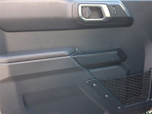 Certified 2025 Ford Bronco Badlands image 13