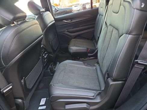 New 2025 Jeep Grand Cherokee L Altitude image 6