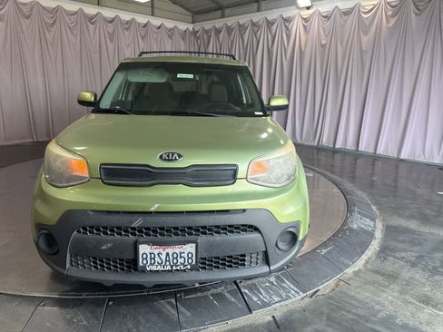 Used 2017 Kia Soul image 2