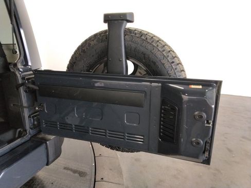 Used 2017 Jeep Wrangler Unlimited Sahara w/ Dual Top Group image 9