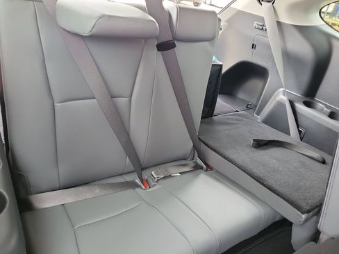 New 2026 Toyota Highlander XLE AWD/4WD image 17