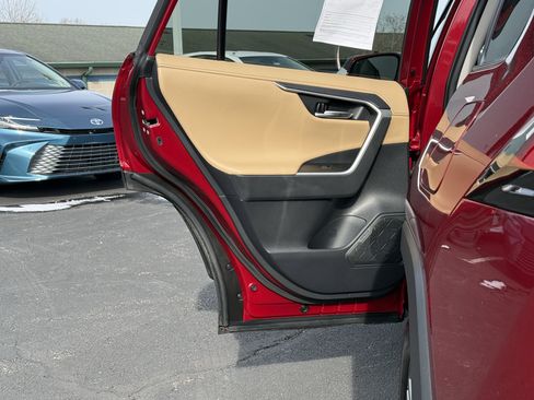 Used 2023 Toyota RAV4 Limited image 21