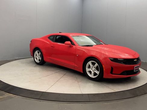 Used 2023 Chevrolet Camaro LT RWD image 7