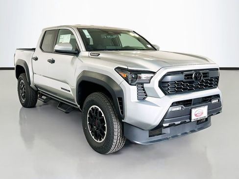 New 2026 Toyota Tacoma TRD Off-Road AWD/4WD image 3