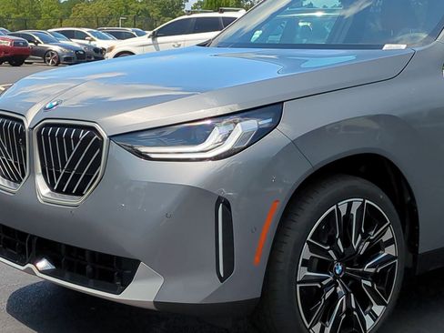 Used 2025 BMW X3 xDrive30i w/ Premium Package image 6