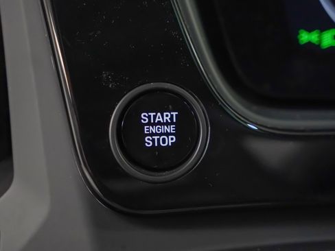 Used 2025 Porsche Cayenne E-Hybrid w/ Premium Package image 25