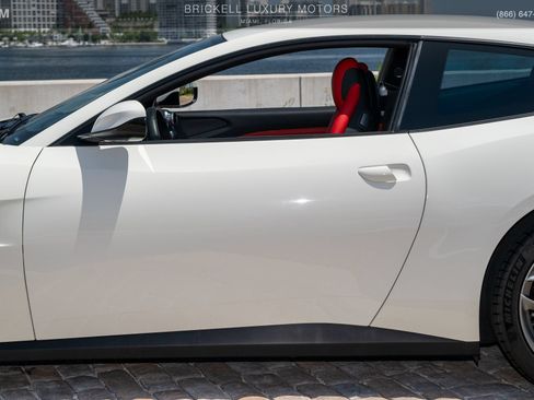 Used 2018 Ferrari GTC4Lusso T RWD image 52