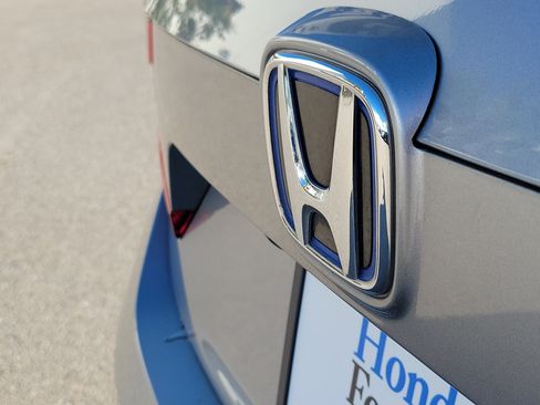 Used 2022 Honda Accord Touring image 8