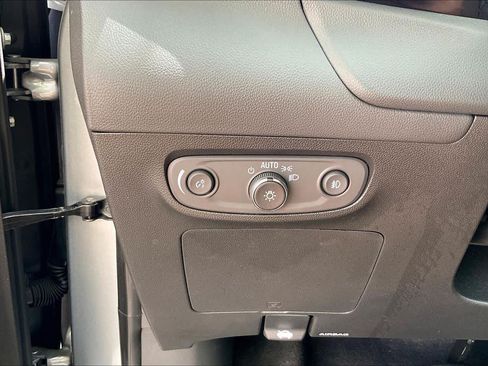 Used 2023 Buick Encore GX Preferred FWD image 32