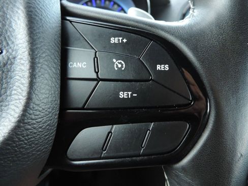Used 2019 Chrysler 300 S AWD/4WD image 26